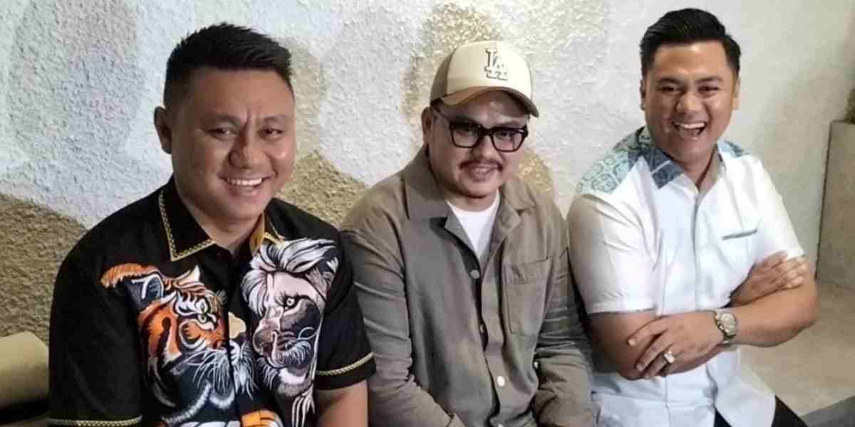 suami Boiyen, Rully Anggi Akbar, Didampingi kuasa hukum saa mengklarifikasi tuduhan penggelapan dana