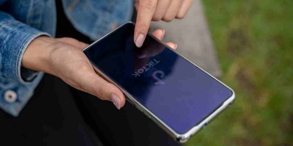 Amerika Serikat resmi mengambil alih kendali TikTok melalui perusahaan patungan, mengakhiri dominasi China atas platform di AS.