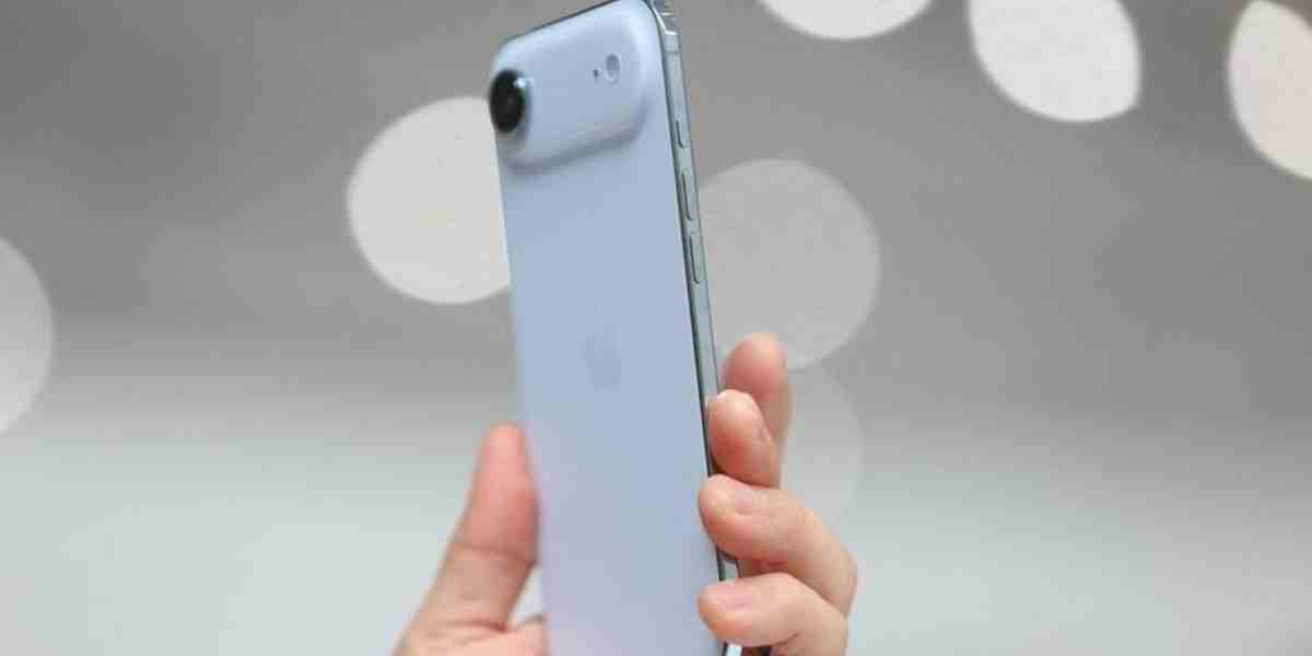 iPhone Air dengan slot SIM fisik hasil modifikasi viral di media sosial. Bukti bahwa eSIM belum sepenuhnya jadi solusi bagi semua pengguna.