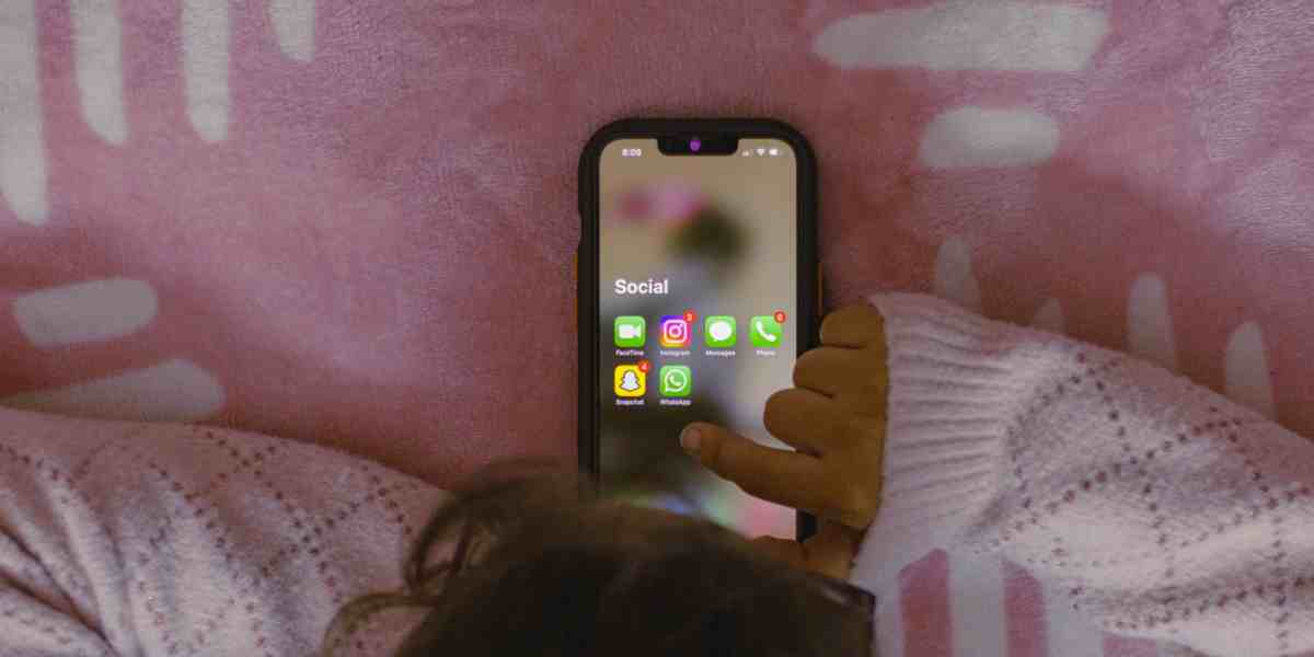 Fenomena scroll tanpa henti bukan sekadar kebiasaan, tapi pola digital yang memengaruhi kesehatan mental dan produktivitas.