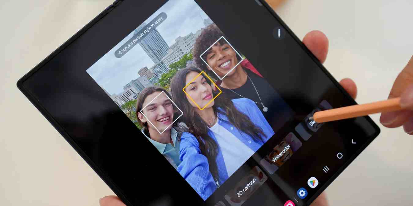 Galaxy AI kini jadi andalan hampir 90% pengguna flagship Samsung, membantu produktivitas, pencarian instan, dan kreativitas dalam satu genggaman.