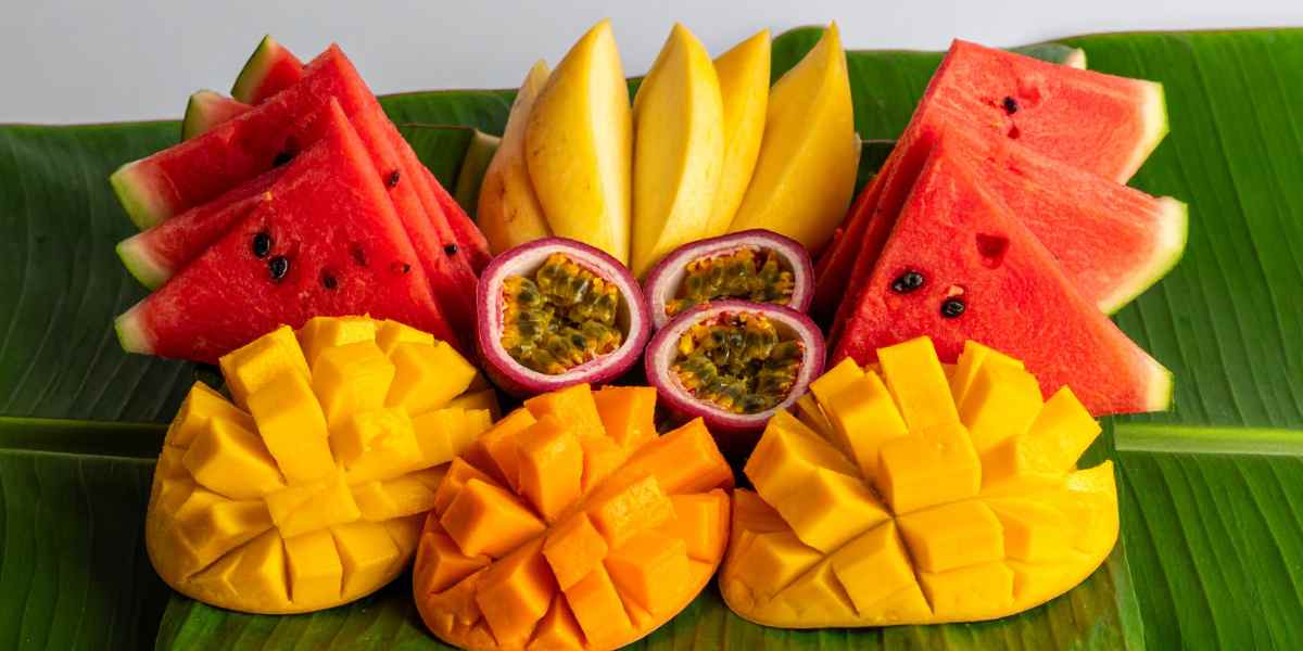 Cuaca nggak jelas bikin badan gampang drop. Saatnya andalkan buah tropis lokal buat jaga imun tetap kuat!