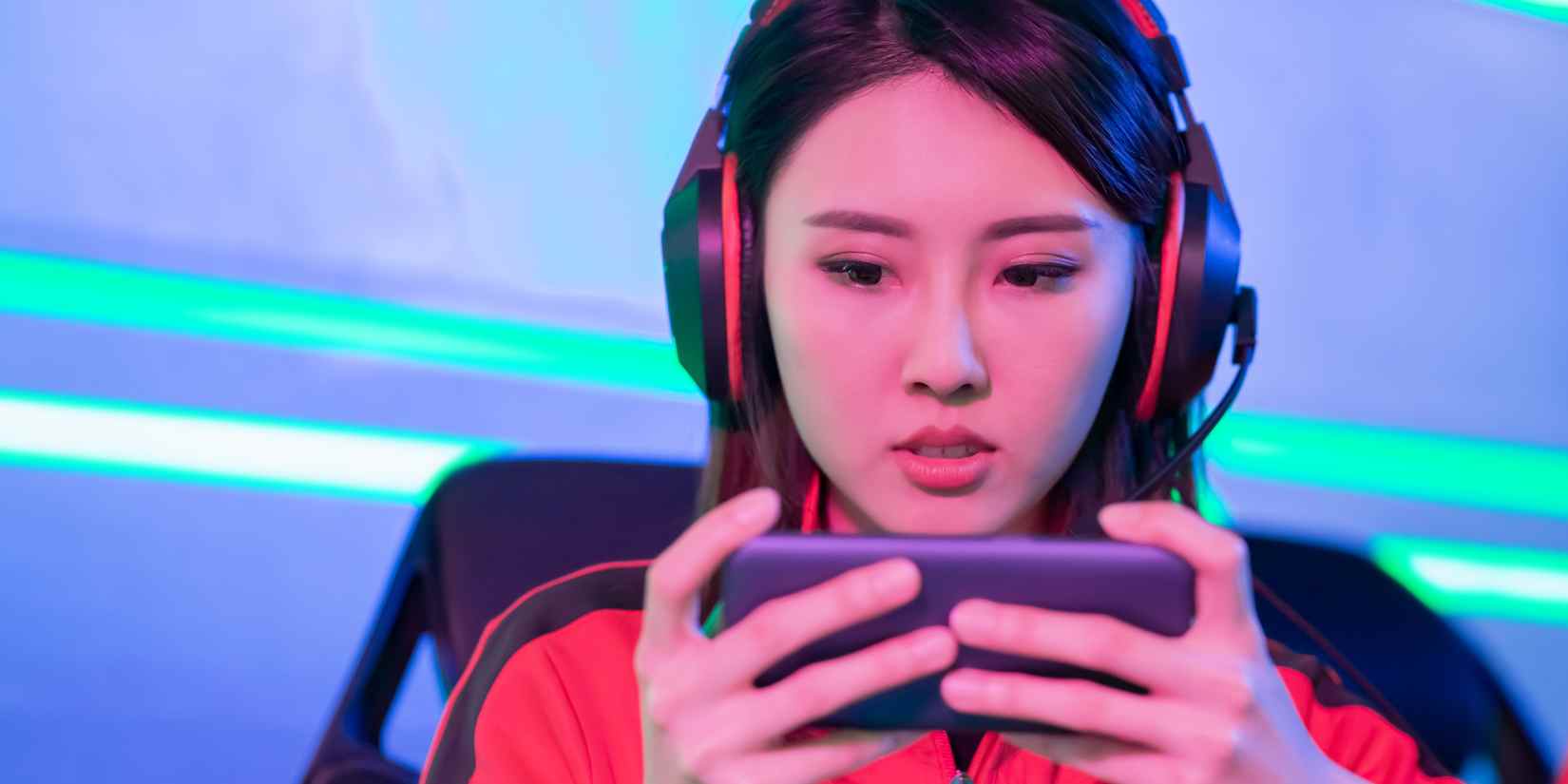 Game sekarang bukan cuma buat senang-senang. Dari ruang sosial, latihan otak, sampai sumber cuan&mdash;dunia game sudah naik level! Tapi ingat, mainnya tetap harus seimbang