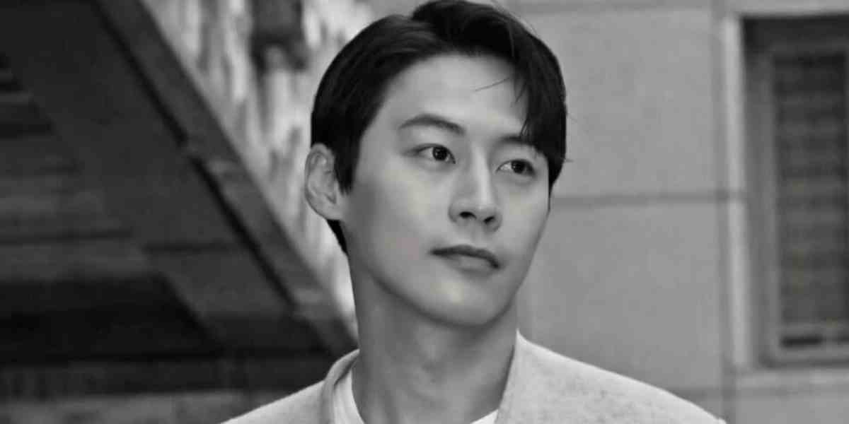 Berita duka dari dunia hiburan Korea &mdash; aktor Jung Eun-woo berpulang. Unggahan terakhirnya di Instagram kini jadi sorotan, memicu refleksi dan kenangan dari para penggemar.