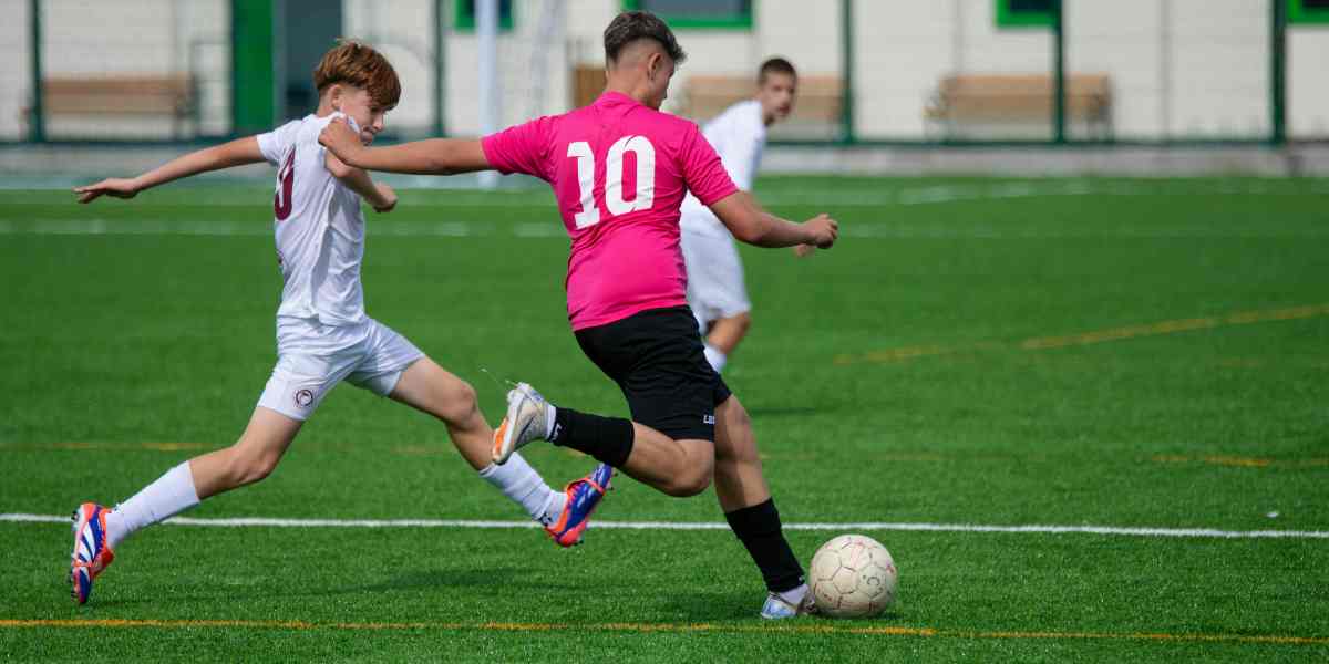 Mini soccer bukan cuma soal gol, tapi soal gaya hidup!. Sudah siap Tuban punya spot olahraga kekinian yang seru dan Instagramable?
