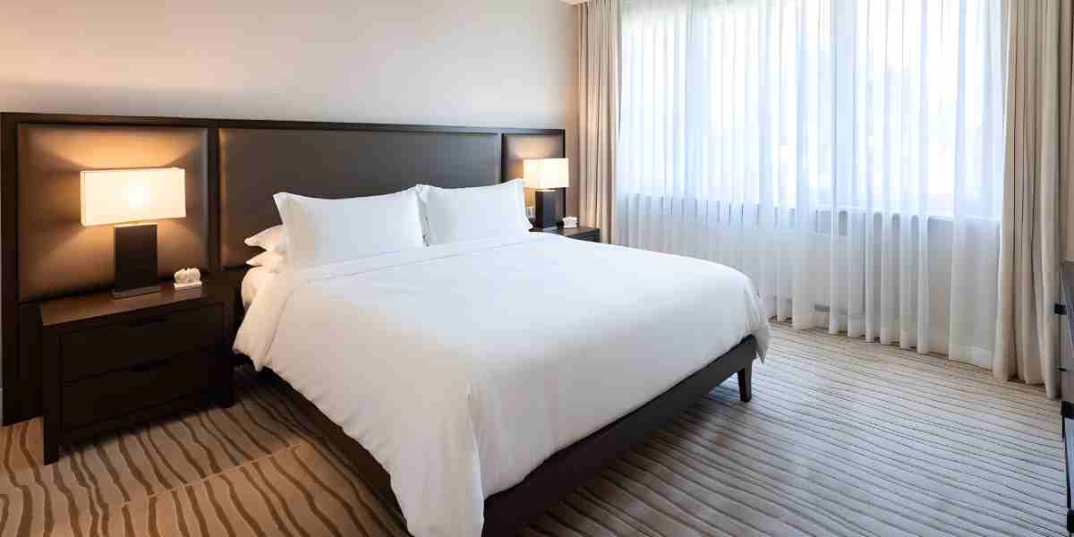 Sering bertanya kenapa kamar hotel jarang ada guling? Ternyata alasannya soal higienitas dan standar tamu internasional.