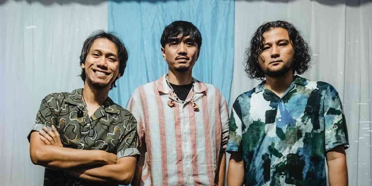 Daftar 10 Lagu Sheila On 7 yang wajib dinyanyikan bareng! Dari Dan sampai Lapang Dada &mdash; lagu-lagu ini punya lirik mudah dan melodi yang bikin semua orang ikut bernyanyi!