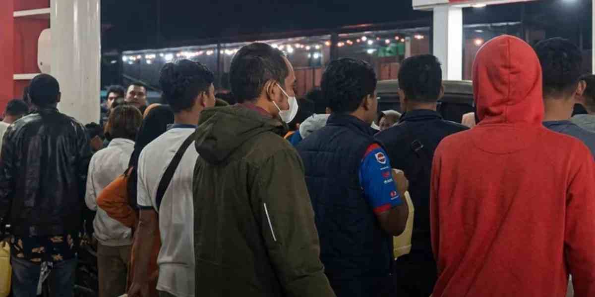 Antrean panjang di SPBU Aceh Tengah hingga Bener Meriah terjadi setelah warga panik soal BBM, padahal pasokan resmi disebut masih aman.