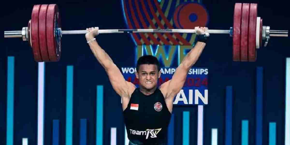 Lifter Indonesia Rizki Juniansyah resmi menerima dua gelar Guinness World Records setelah memecahkan rekor dunia angkat besi kelas 79 kg pada SEA Games 2025.