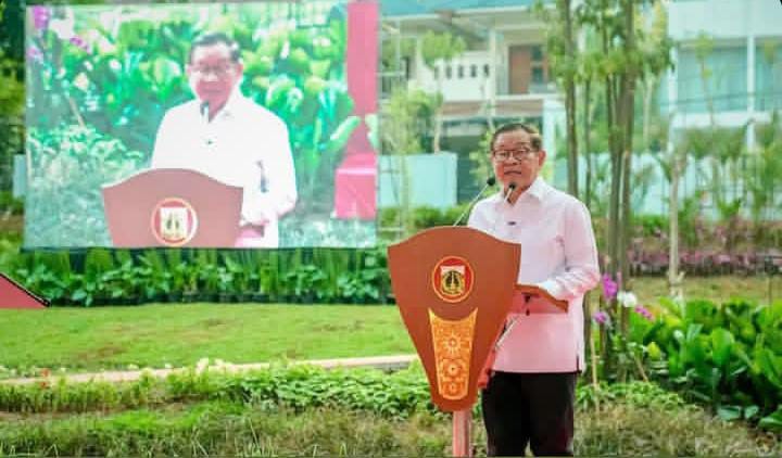 Pramono Anung meresmikan lapangan padel premium di Taman Bendera Pusaka Blok M yang dapat digunakan warga Jakarta secara gratis dengan sistem pendaftaran.