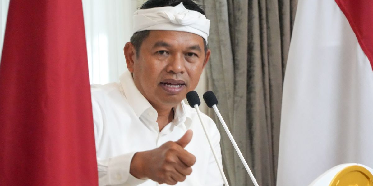 Pemprov Jawa Barat memberi kompensasi Rp1,4 juta bagi tukang becak dan sopir angkot di Palimanan Cirebon yang diliburkan selama arus mudik Lebaran.