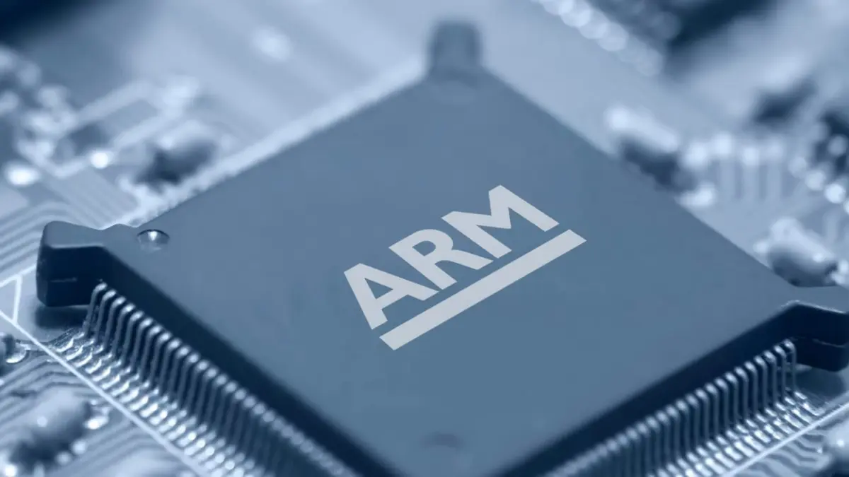 Arm resmi produksi chip AI sendiri melalui AGI CPU, menandai perubahan strategi besar dan siap bersaing di pasar pusat data global.
