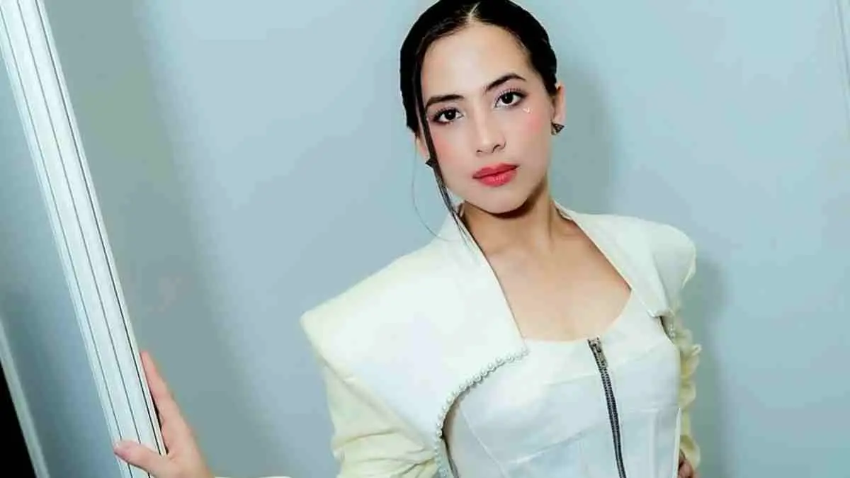 Fokus pulihkan kesehatan, Adhisty Zara resmi pamit dari sinetron Beri Cinta Waktu. Dukungan dan doa pun mengalir dari penggemar (tabloidbintang.com)