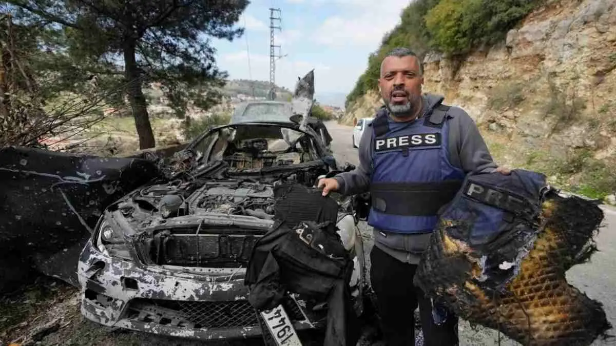 Tiga jurnalis Lebanon tewas dalam serangan rudal di Beirut, memicu kecaman global dan seruan perlindungan bagi pekerja media di wilayah konflik. (Sumber: sinpo.id)