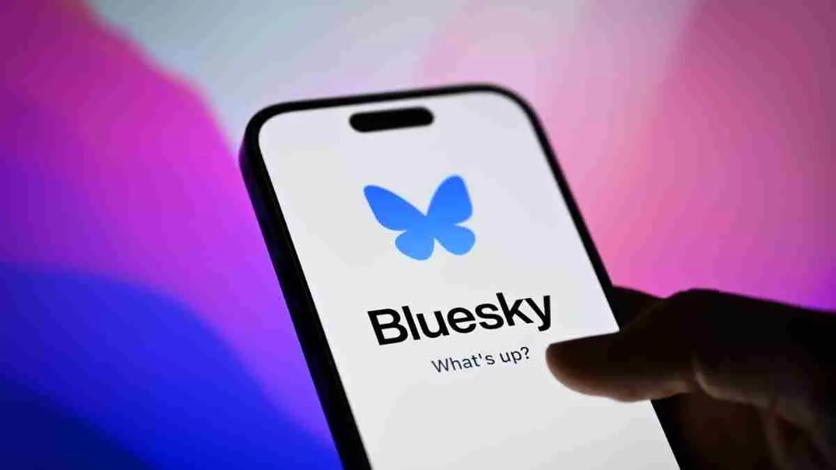 Bluesky perkenalkan asisten AI Attie yang mampu atur feed di media sosial. (Sumber: news test/Pinterest)