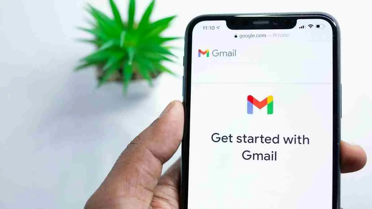 Gmail kini memungkinkan pengguna mengubah alamat email tanpa kehilangan data, fitur baru ini dirilis saat ulang tahun ke-22 Google. (Solen Feyissa/Unsplash)