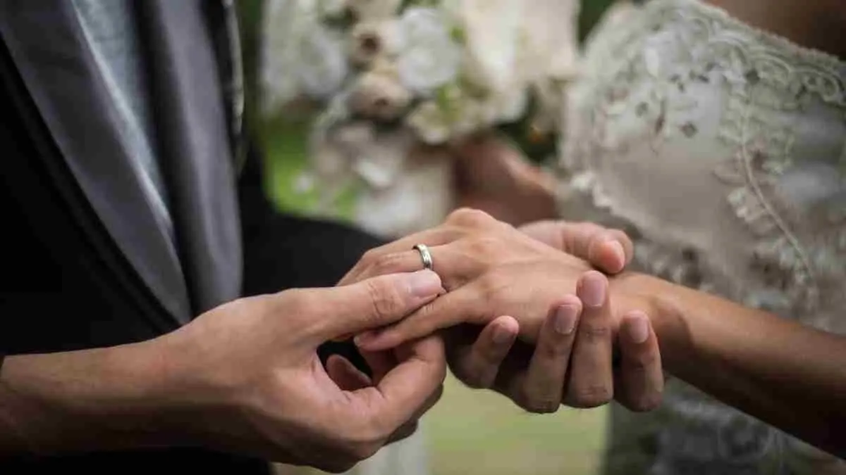 Perjanjian pranikah kini jadi langkah bijak bagi calon pengantin untuk membangun rumah tangga yang lebih transparan, aman, dan siap menghadapi masa depan. (Sumber foto: freepik.com)
