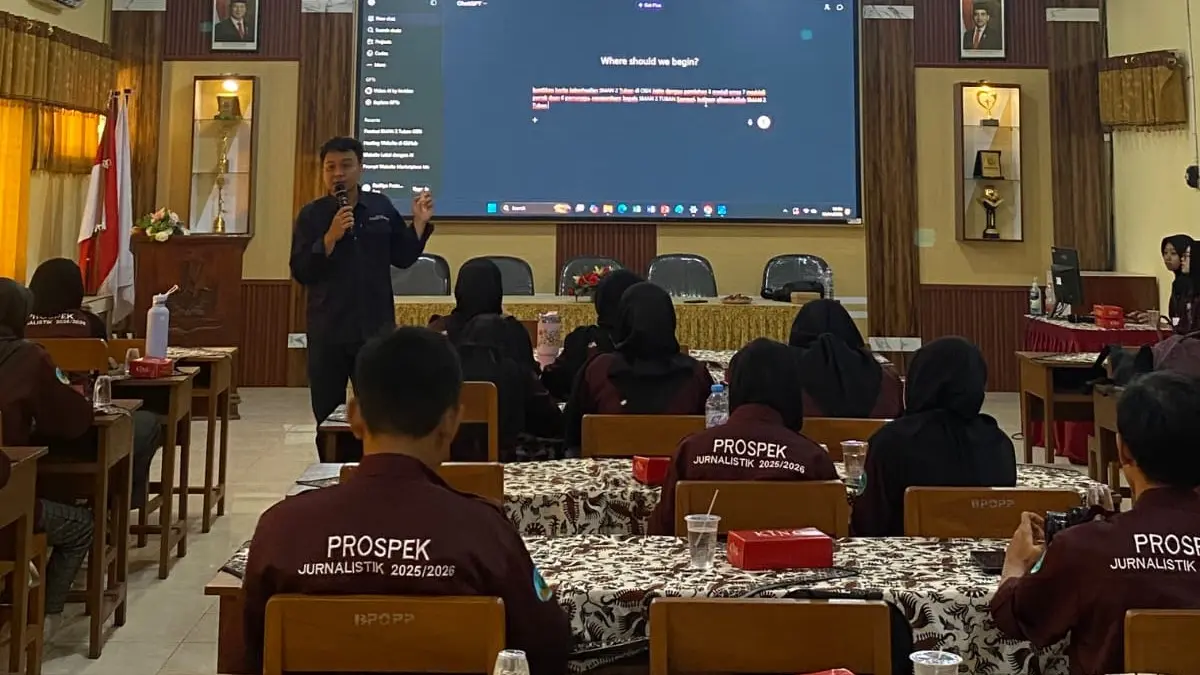 AI boleh membantu, tapi kebenaran tetap harus diverifikasi. Jurnalis sejati tidak hanya cepat, tapi juga akurat. (Lailatul Khusna Febriyanti/RADAR TUBAN)