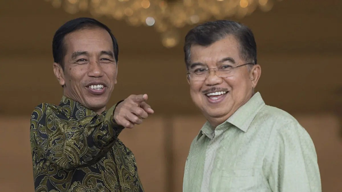 Jokowi merespons pernyataan Jusuf Kalla dengan sikap santai dan menyebut dirinya hanya orang kampung (aktual.com)