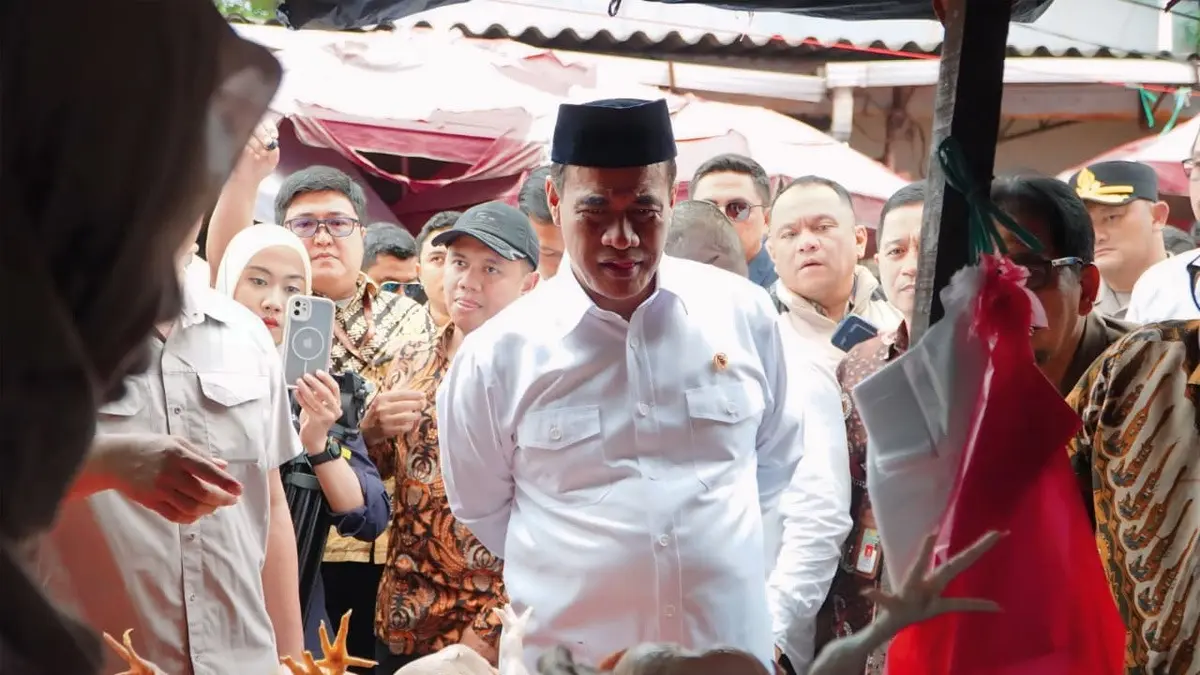 Menteri Pertanian (Mentan) Andi Amran Sulaiman melakukan inspeksi mendadak (sidak) ke Pasar Kebayoran Lama, Jakarta Selatan. (Istimewa)/jawapos