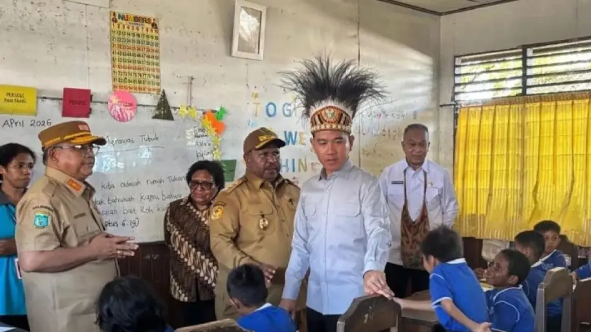 Wapres Gibran Rakabuming Raka meninjau langsung fasilitas kesehatan dan pendidikan di Yahukimo, Papua Pegunungan, sebagai bagian dari upaya pemerataan pembangunan di wilayah terpencil. (Sumber: antaranews.com)