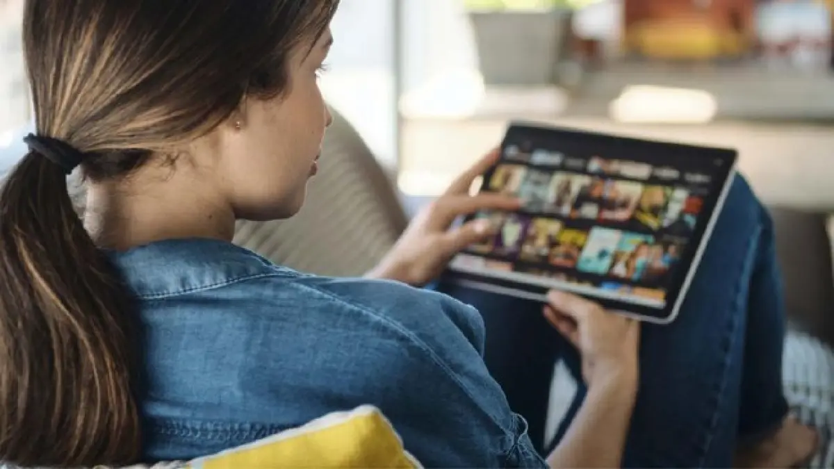 Streaming dulu solusi murah, sekarang malah terasa seperti cicilan—Gen Z mulai putar otak biar tetap bisa nonton tanpa tekor. (ilustrasi)