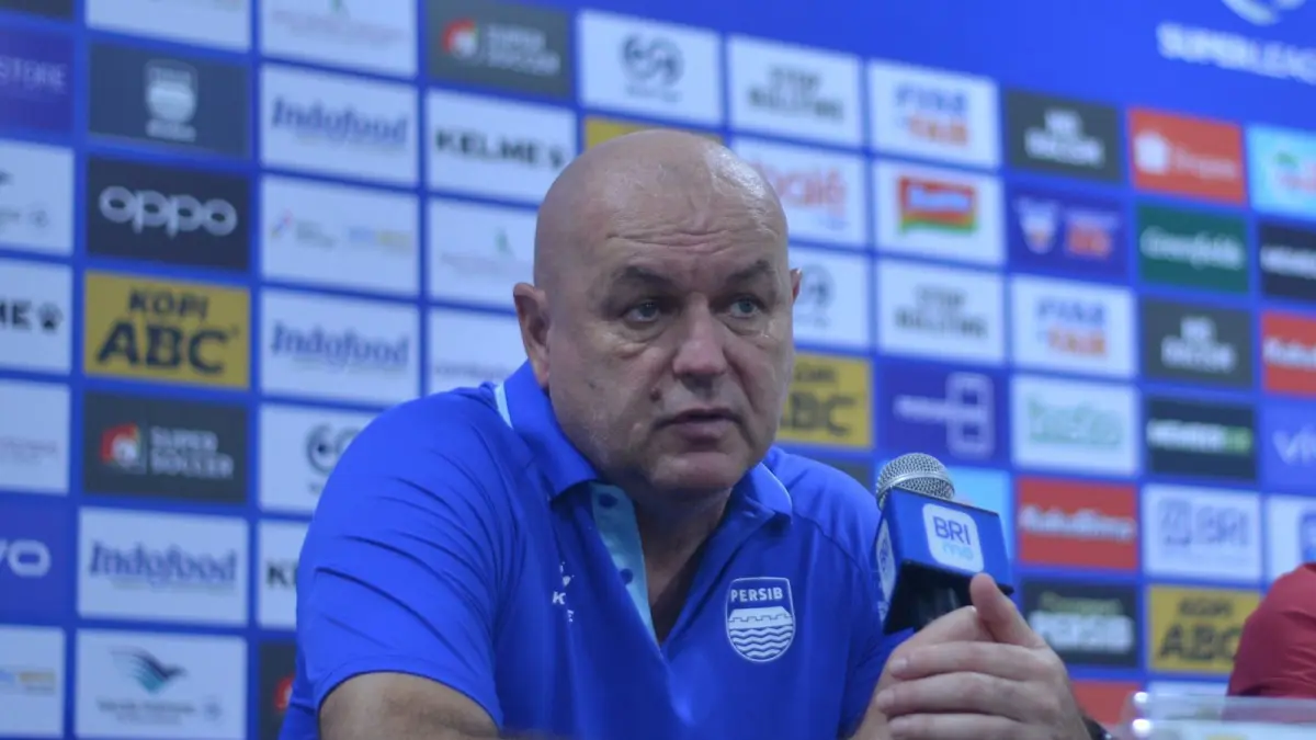 Persib siap tempur! Hodak fokus benahi lini depan demi amankan kemenangan lawan Bhayangkara. (Sumber foto: persib)