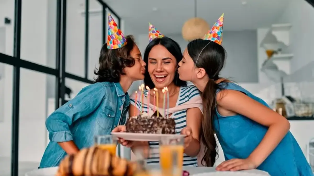 Gak perlu mahal, ucapan tulus bisa bikin ibu terharu, Ini 50 inspirasi ucapan ulang tahun Islami yang penuh doa dan makna! (Getty Images)