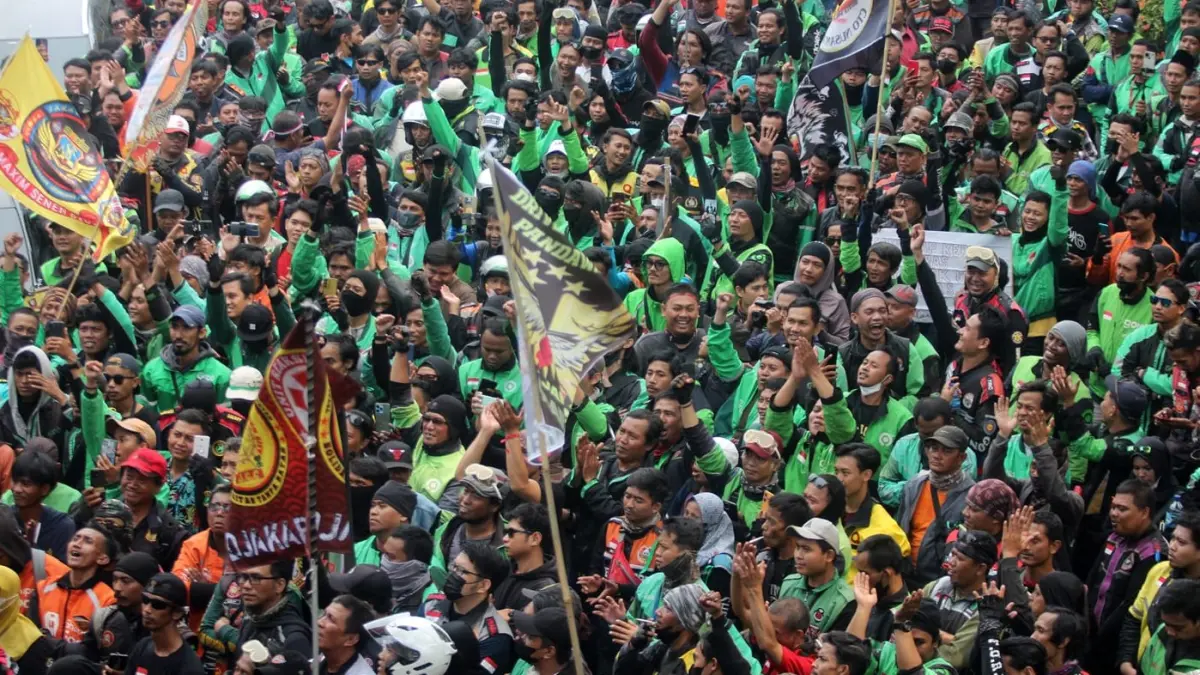 Ratusan ojek online yang tergabung dalam Koalisi Ojol Nasional (KON) (Dery Ridwansah/ JawaPos.com)
