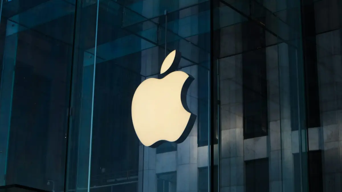 Apple mulai lirik produsen chip selain TSMC untuk penuhi produksinya. (Sumber: Laurenz Heymann/Unsplash)
