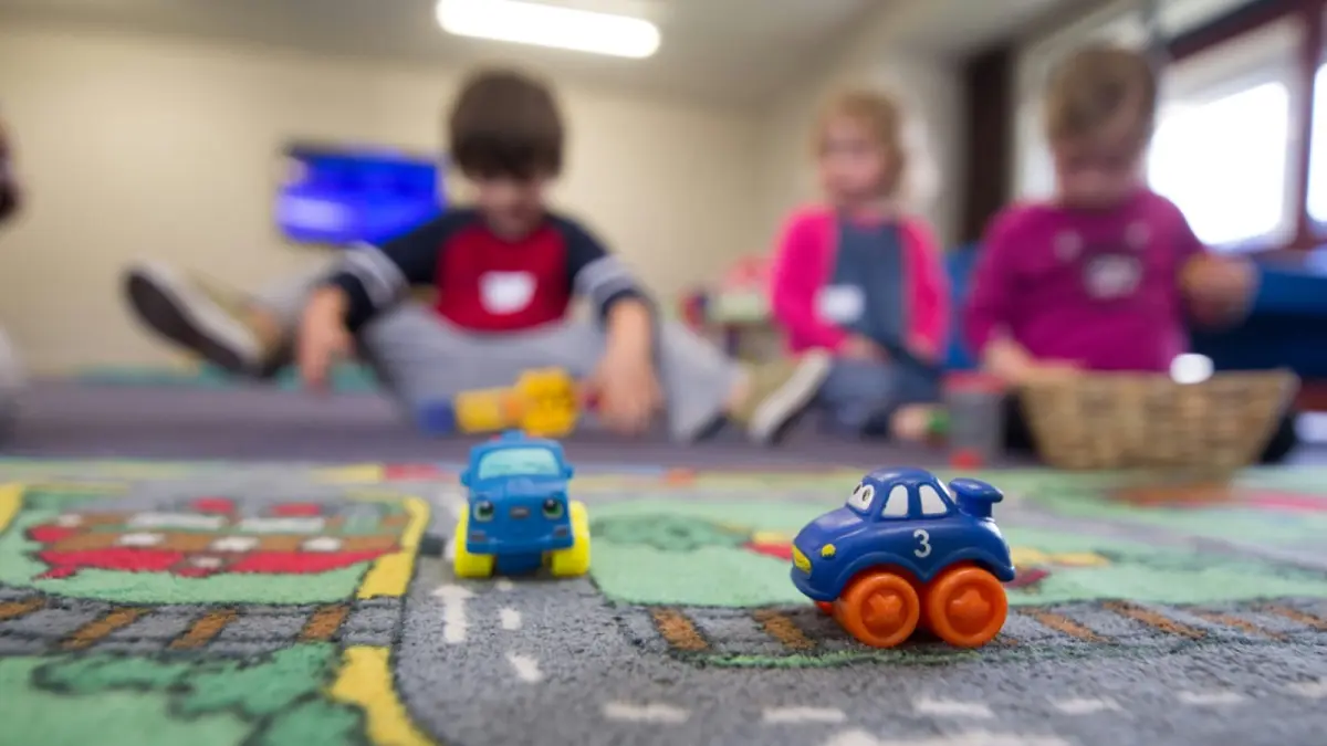 Titip anak harusnya bikin tenang, bukan cemas. Tapi kenapa daycare masih bikin was-was? (Photo by BBC Creative on Unsplash)