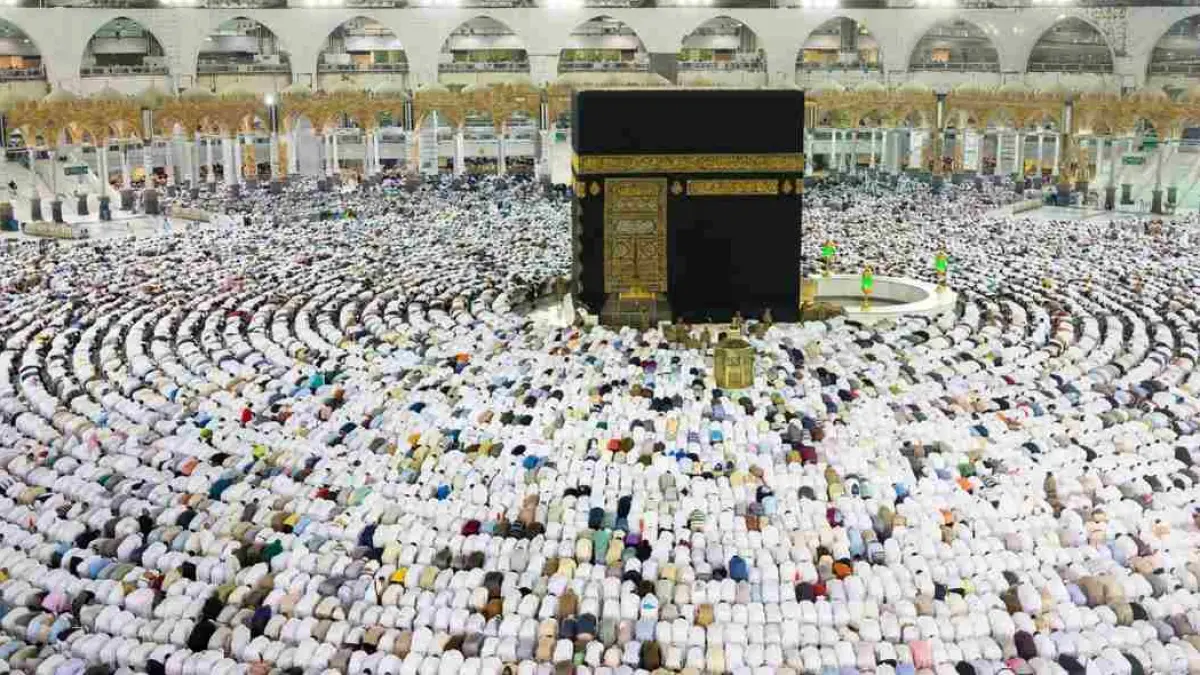 Di usia yang masih sibuk cari arah hidup, banyak Gen Z ternyata sudah mulai memikirkan satu tujuan besar: naik haji (ilustrasi)