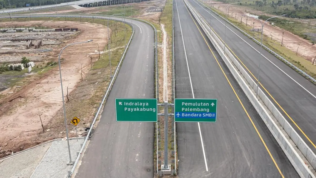 Progres pembangunan sudah tembus 81,99 persen dan ditargetkan tersambung penuh pada awal 2027. Jalur ini bakal memangkas waktu tempuh Sumsel-Jambi dan mempercepat distribusi logistik di Sumatera. (ilustrasi)
