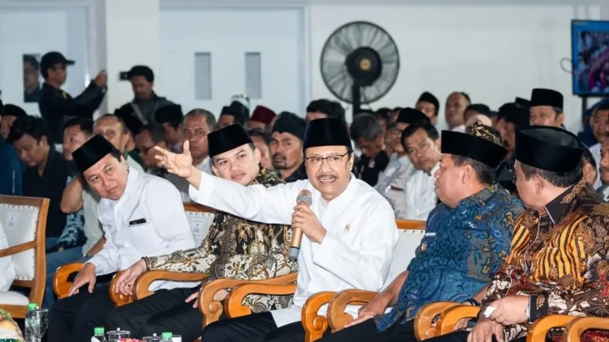 Mensos Gus Ipul murka atas dugaan kekerasan seksual di Ponpes Pati. Ia meminta pelaku dihukum seberat-beratnya hingga seumur hidup dan menegaskan pemerintah berdiri di pihak korban. (Sumber Foto: Instagram @kemensosri)