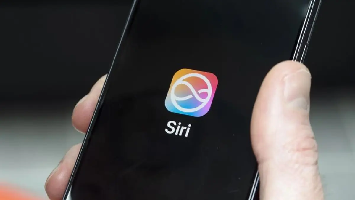 Apple santer diberitakan tengah menyiapkan Siri sebagai aplikasi mandiri yang dapat menghapus riwayat percakapan otomatis.  (Sumber: Siecle Digital)