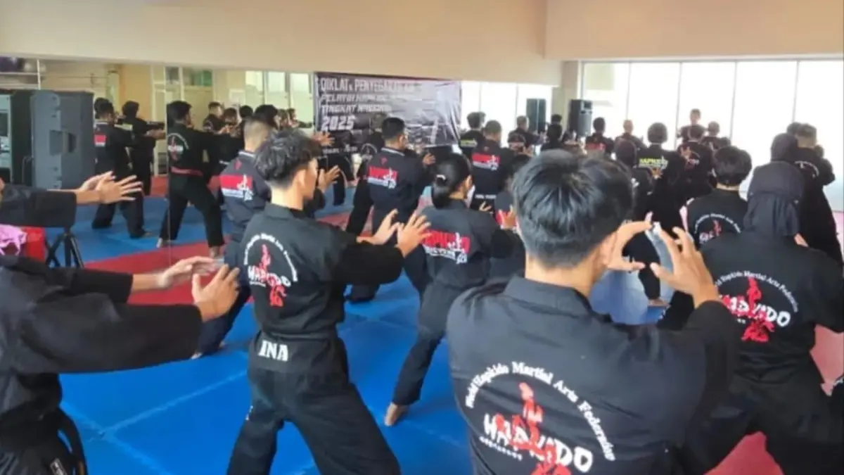 Hapkido Jawa Timur mulai berbenah. Fokus utama kini tertuju pada nomor seni yang dinilai masih tertinggal. Puluhan pelatih dikumpulkan demi target besar di level nasional. (Diklat Pelatih Nasional Hapkido 2025 lalu. Sumber foto: Instagram /hapkido.indonesia)