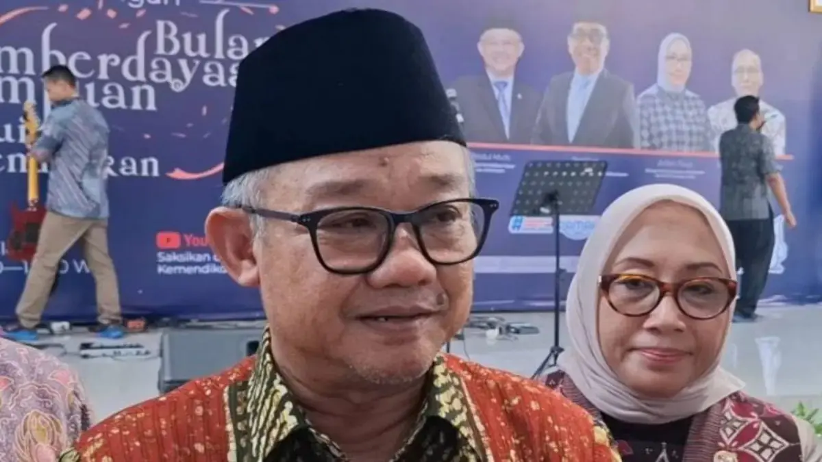 Mulai 2027, siswa kelas 3 SD akan belajar Bahasa Inggris sebagai pelajaran wajib. Pemerintah kini mulai siapkan guru dan kurikulumnya! (ANTARA/Hana Dewi Kinarina Kaban)