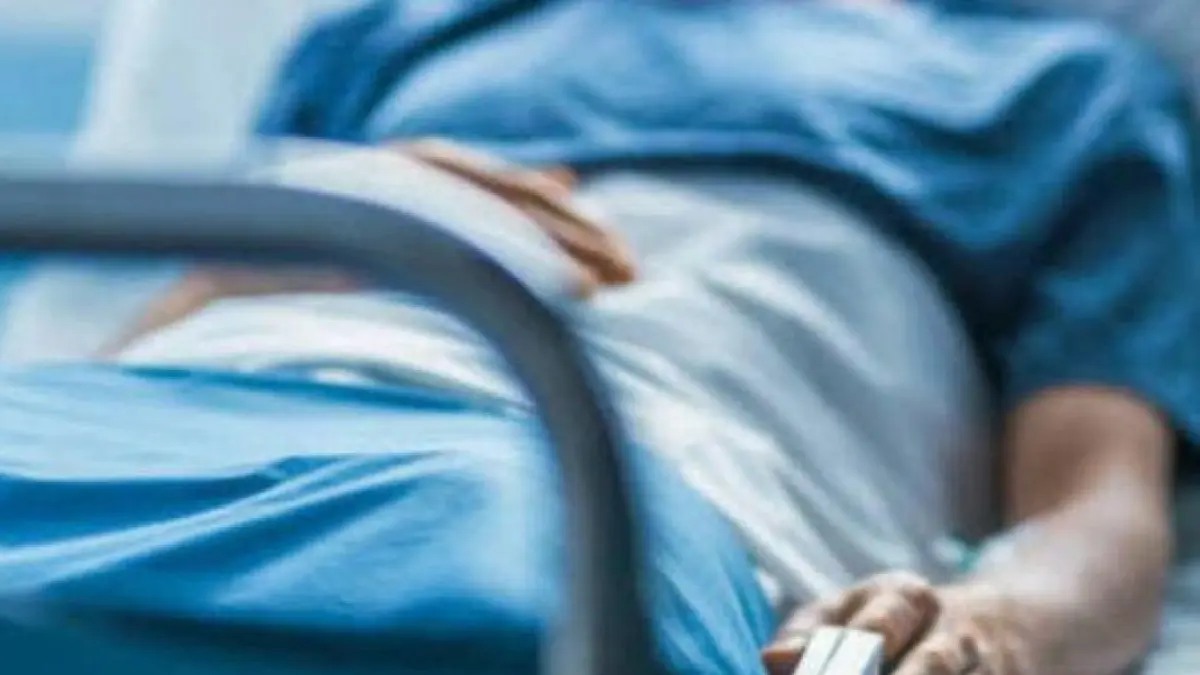 Meski mengalami luka parah dan mendapat 100 jahitan, korban pembacokan di Tomang memilih pulang karena takut tak mampu bayar operasi mahal. (Sumber Foto: Pinterest)