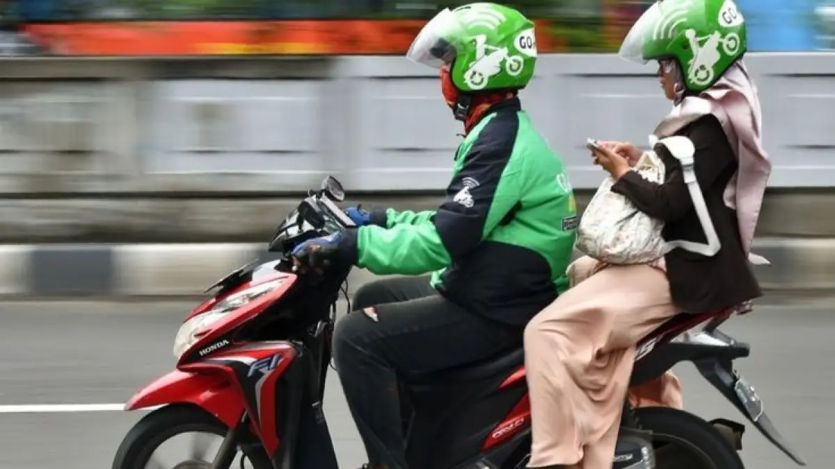 Sepedah pengemudi Ojol diduga di bawa kabur penumpang, motif minta bantuan ambil bunga di tepi jalan (Sumber Foto: Pinterest)