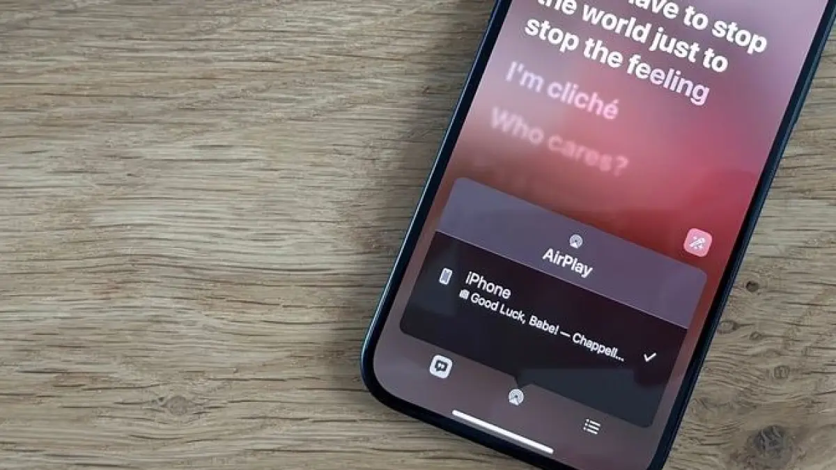 Apple dikabarkan mulai membuka jalan bagi Google Cast masuk ke iPhone lewat iOS 27 (Livingetc/Pinterest)