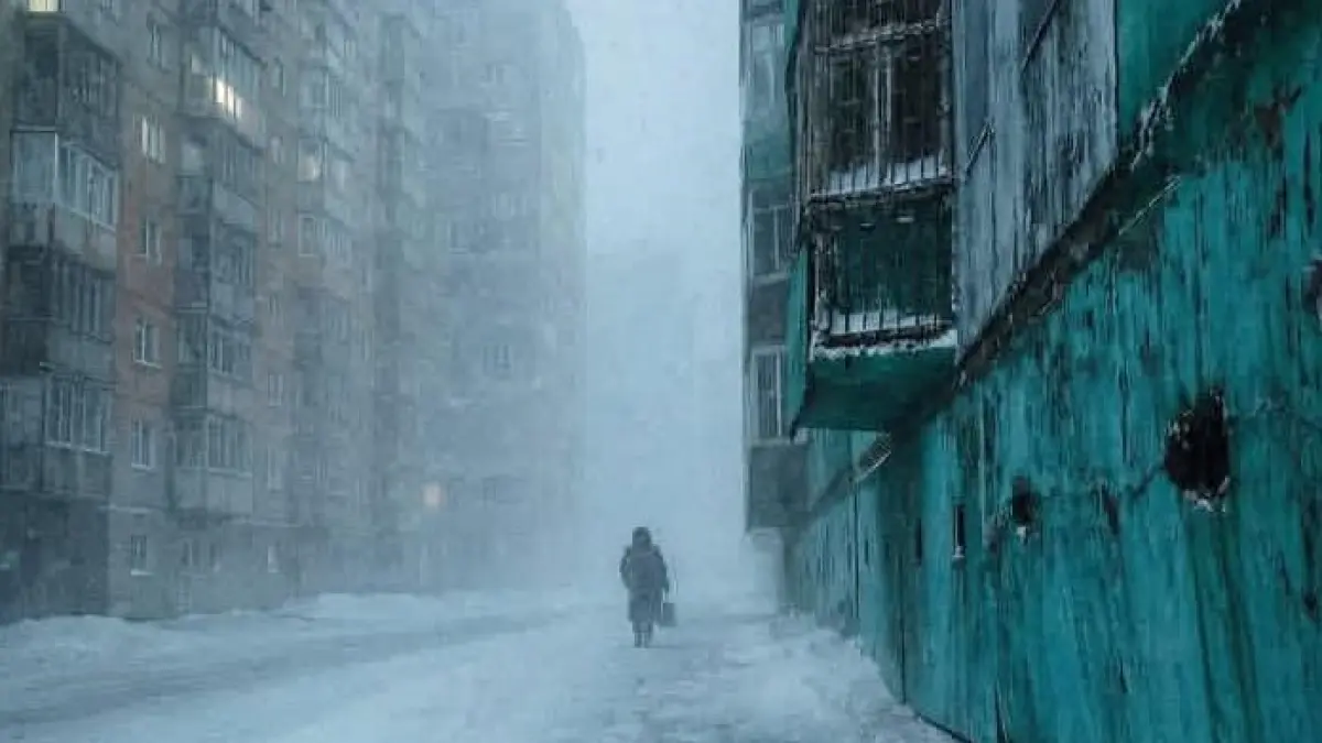 Suhu minus 50 derajat, malam tanpa matahari, dan polusi pekat membuat Norilsk dijuluki kota paling suram di dunia. (Sumber: Instagram @pitravelers_idn)