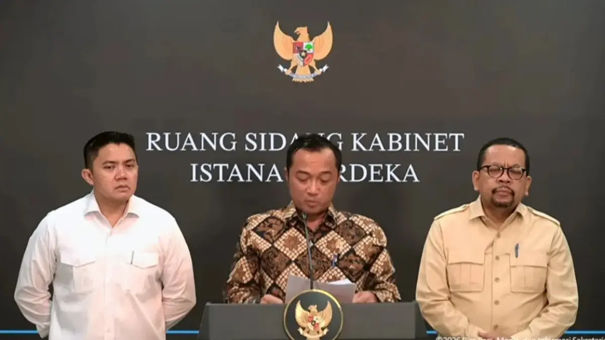 Menteri Sekretaris Negara (Mensesneg) Prasetyo Hadi saat memimpin konpers terkait evaluasi program MBG. (Istimewa/jawapos)