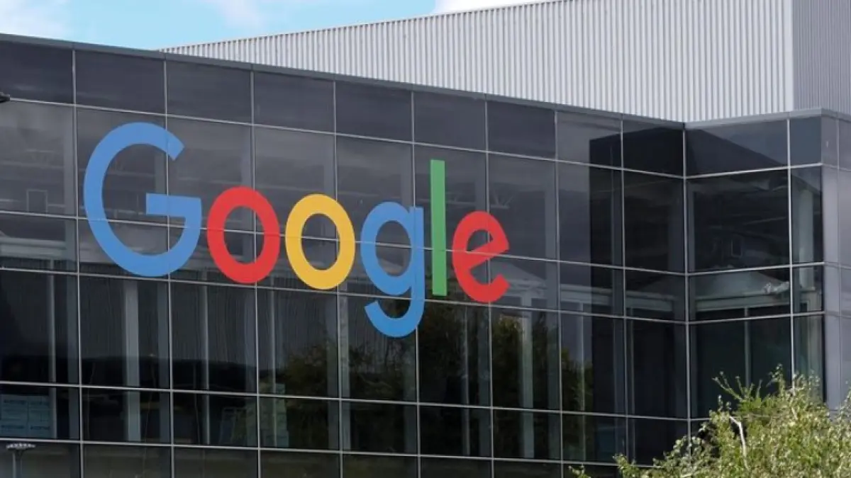 Google membuat langkah besar yang bisa mengubah masa depan industri media digital. Pemilik situs web kini berpeluang menolak kontennya muncul di hasil pencarian AI tanpa memengaruhi peringkat di pencarian Google biasa. Google janjikan kembalikan air lebih banyak ke alam. (Sumber: The Korea Times/Pinterest)