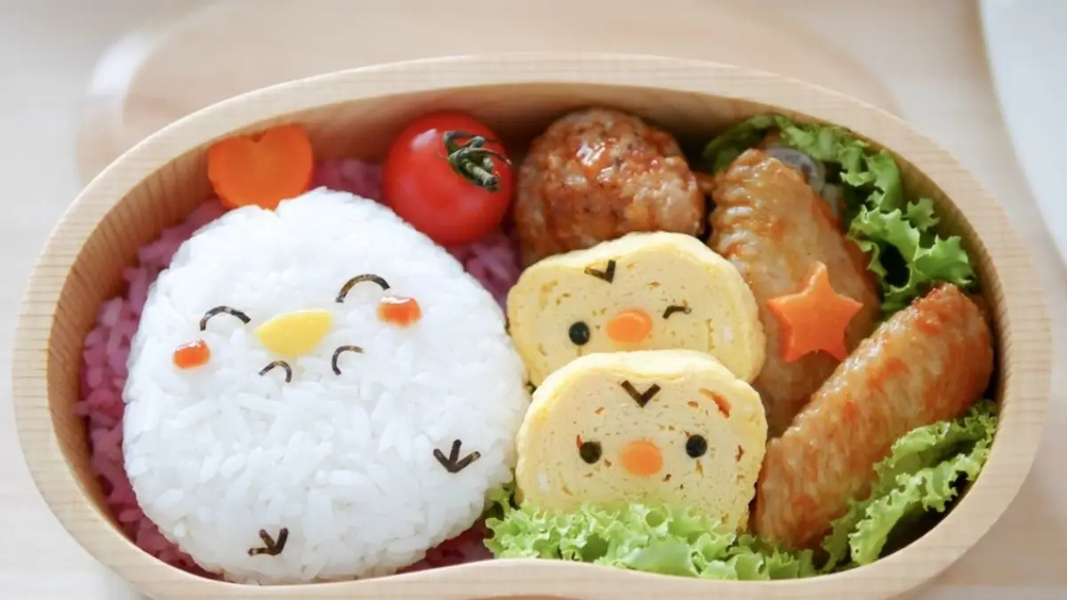 Siapa yang rela bangun lebih pagi demi bikin bekal cantik? Tren Bento Aesthetic kini bukan cuma soal makanan, tapi juga kreativitas, self-expression, dan personal branding. (ilustrasi)