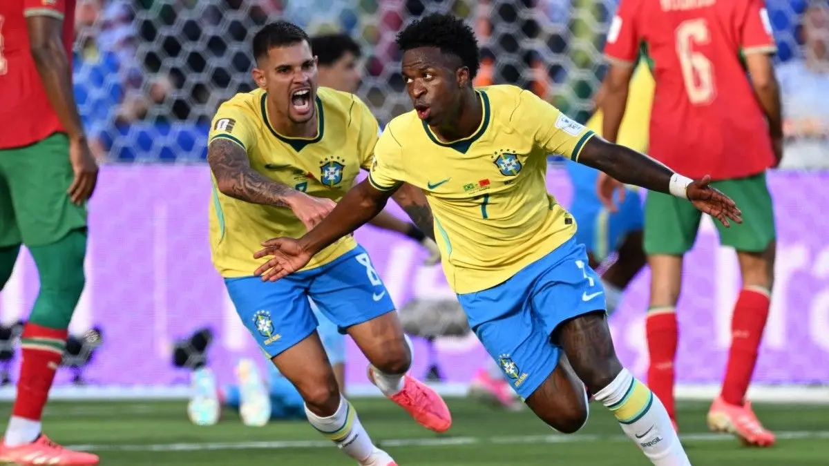 Tim Samba harus puas bermain imbang 1-1 melawan Maroko. Beruntung ada Vinicius Junior yang tampil sebagai penyelamat dan menghindarkan Brasil dari kekalahan. (AFP/JEWEL SAMAD)