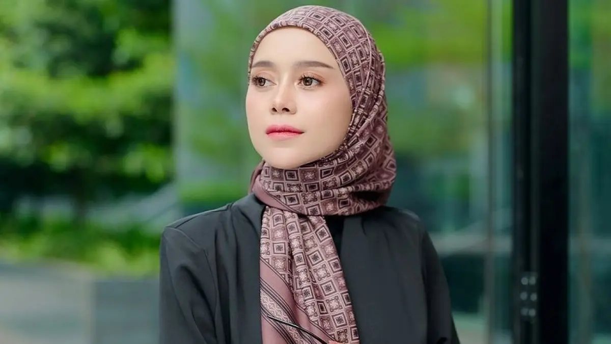 Meski sudah bertahun-tahun tampil di depan ribuan penonton, Lesti mengaku rasa gugup tetap bisa muncul. Namun ia punya cara sederhana untuk mengatasinya: persiapan matang, fokus pada penampilan, dan percaya pada kemampuan diri sendiri. (dokumen instagram Lesti Kejora)
