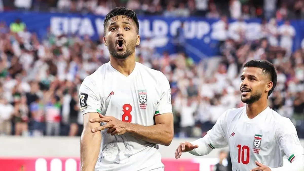 Selebrasi gol pemain Timnas Iran yang mengunang kontroversi. (Sumber foto: Instagram/wearehumanfirst)