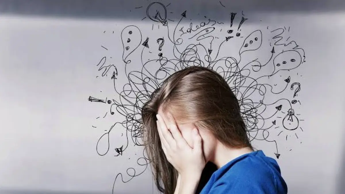 Bangun tidur langsung cek ponsel, scroll media sosial tanpa sadar berjam-jam, lalu merasa cemas sepanjang hari? Bisa jadi itu bukan kebetulan. Ada red flag era digital yang diam-diam sedang menguras kesehatan mental Anda. (ilustrasi)