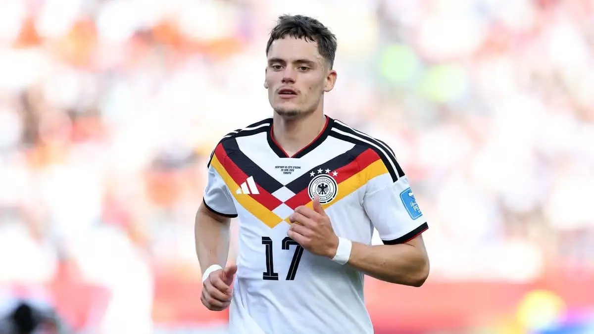 Rumor Florian Wirtz ke Chelsea sempat bikin heboh. Namun fakta terbaru menunjukkan transfer tersebut hampir mustahil terjadi. Liverpool ternyata masih punya rencana besar untuk sang gelandang. (Sumber foto : Alexander Hassenstein/Getty Images)