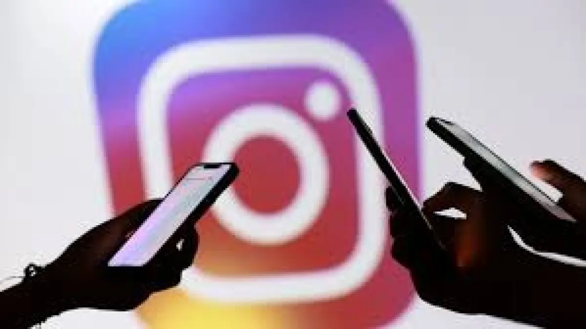 Di feed terlihat estetik, di story suka berbagi meme, dan di akun kedua lebih jujur. Mengapa Gen Z kini memiliki banyak "versi diri" di Instagram? Ternyata fenomena ini berkaitan dengan cara mereka bertahan di dunia digital yang penuh tekanan dan penilaian. (ilustrasi)